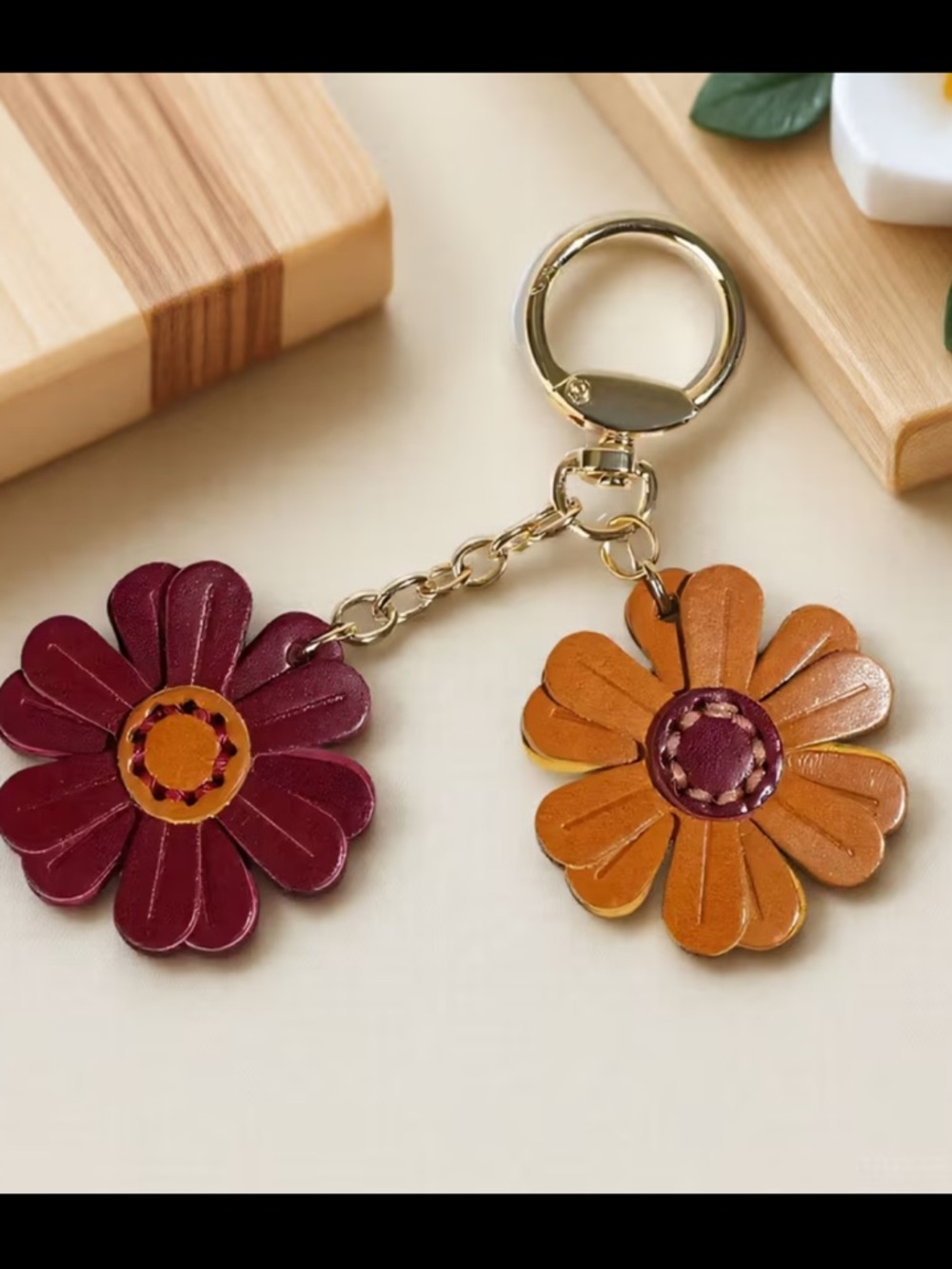 Leather Daisy Keychain bag charm  - Burgundy & Tan nwt